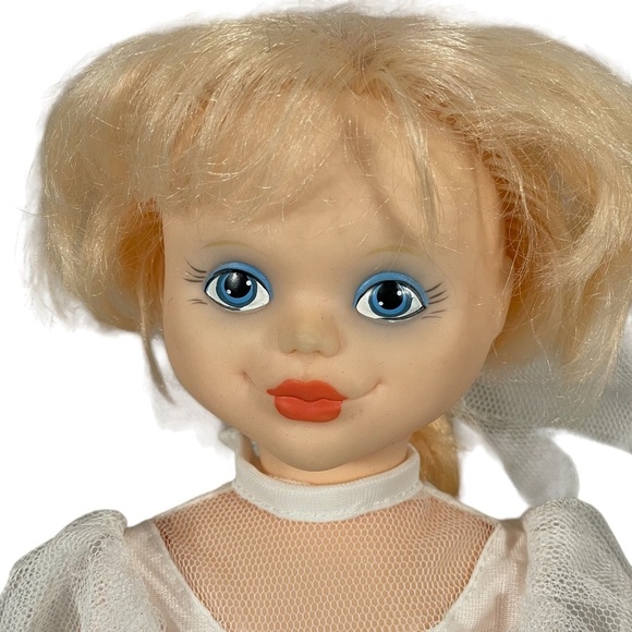 Vintage 1999 Russian Becha Blonde Blue Eye Plastic Doll With Box - Picture 3 of 13